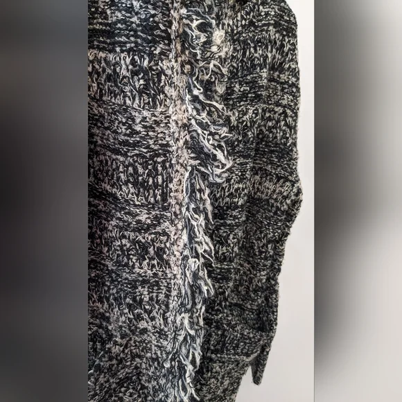 En Creme Open front sweater coat - Picture 2 of 9